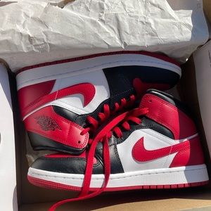 Air Jordan 1 Mid Black/White/Gym Red